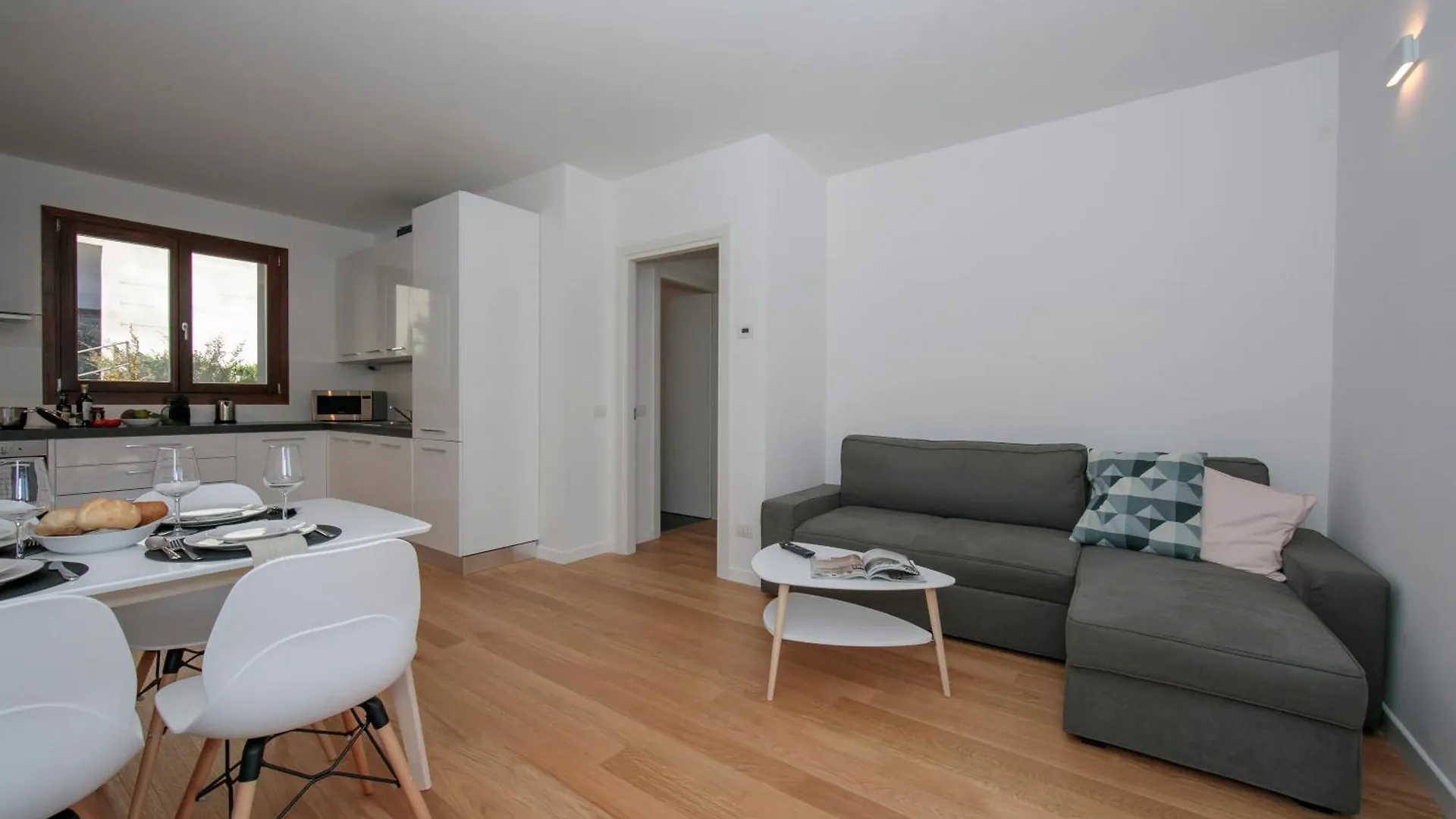 Argegno Home Apartment